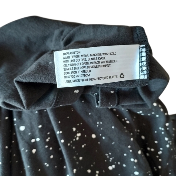 Boys Black Long Sleeve Valentines Paint Splatter Skull Rose T-Shirt Shirt Xl - Picture 3 of 14